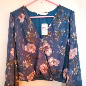 NWT ASTR GREEN FLORAL TOP